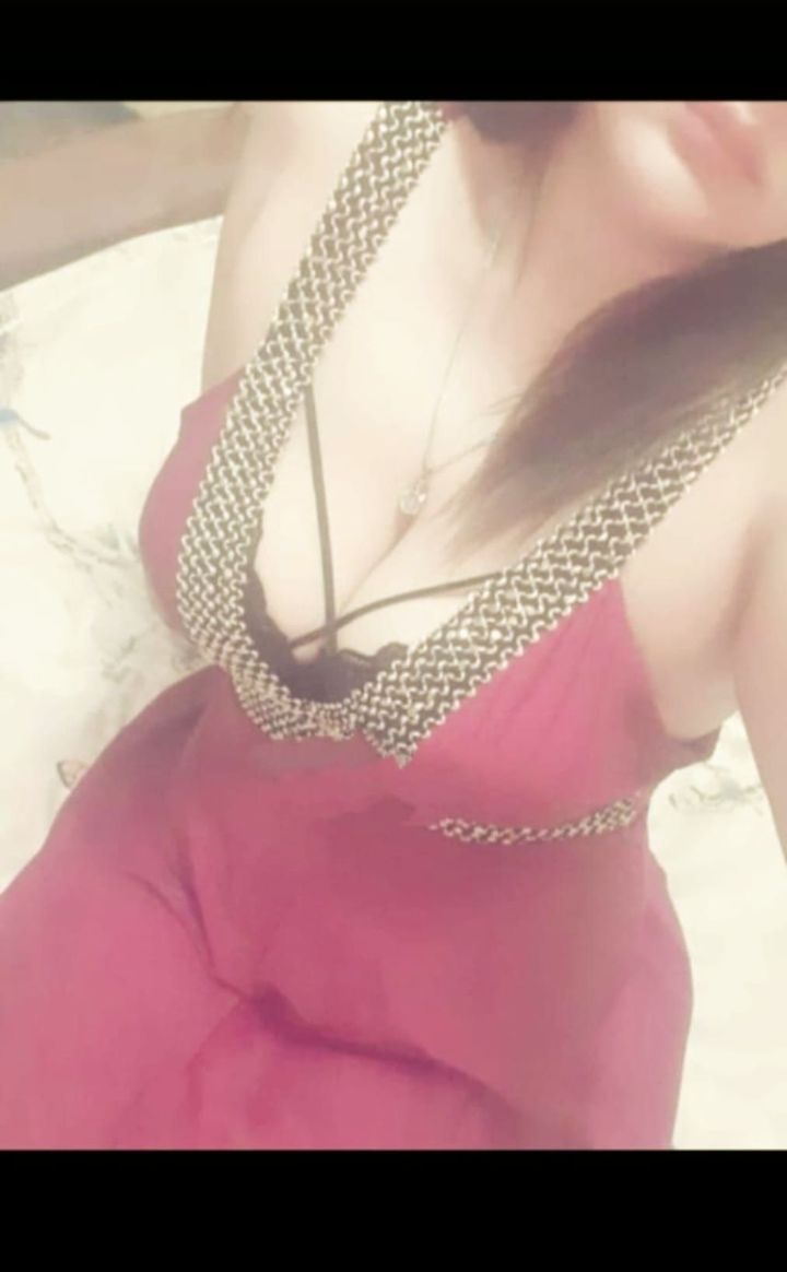 Damira — photo