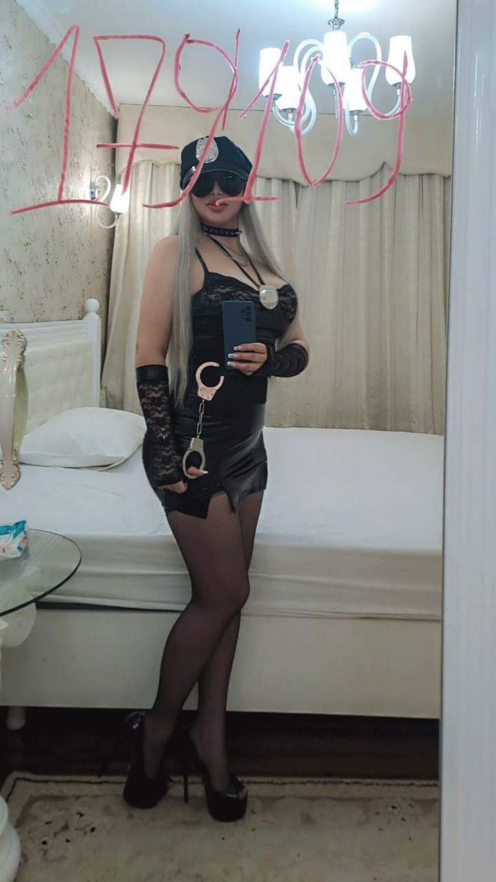 Mistress Dominatri — Фото