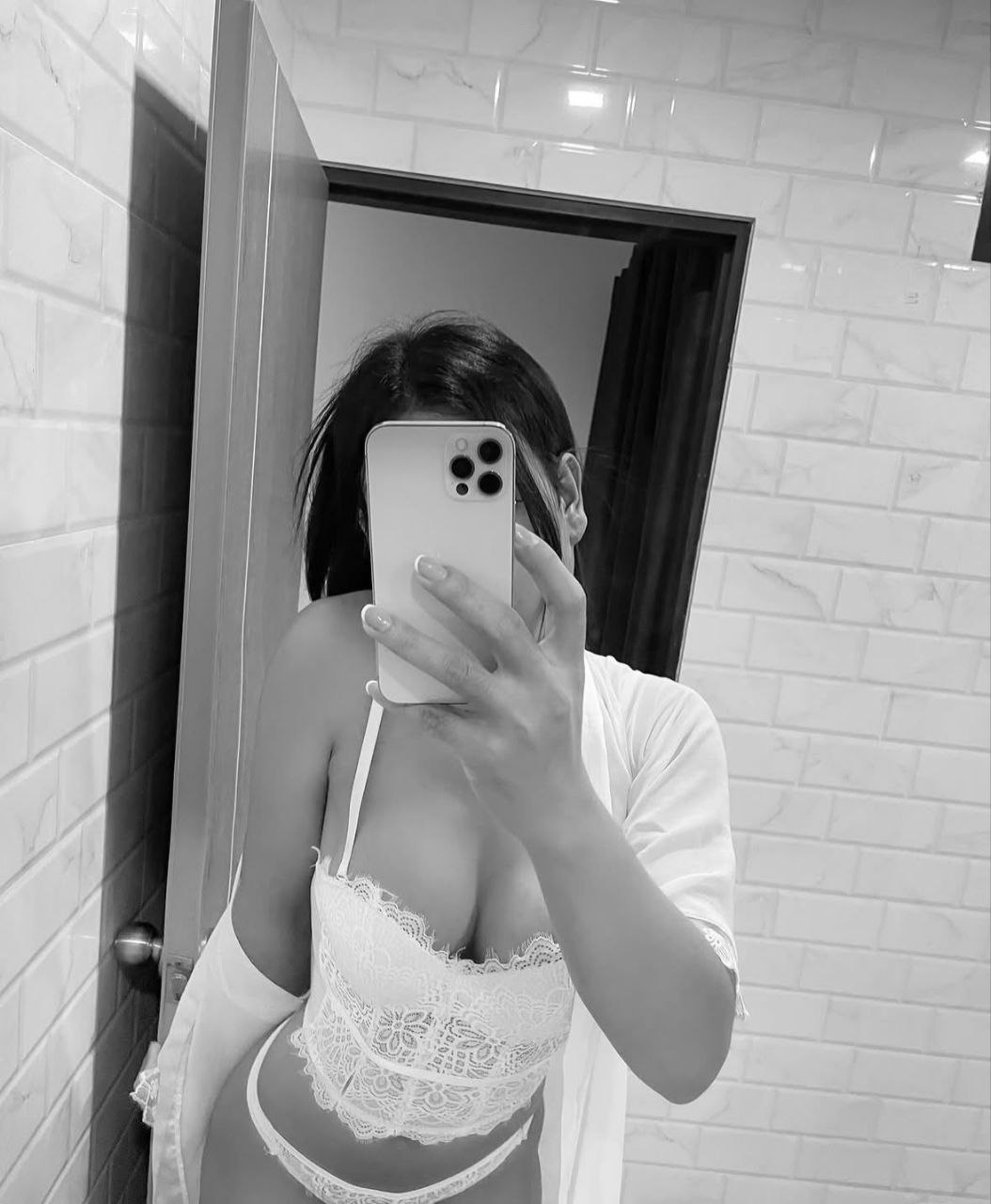 Айка, 27 catalog.years_old — Астана